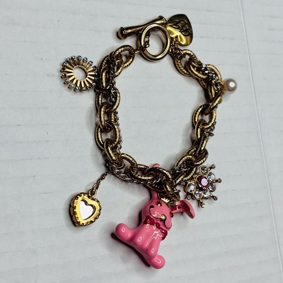 BETSY JOHNSON Vintage Gold Pink Bunny Charm Bracelet - Picture 2 of 5